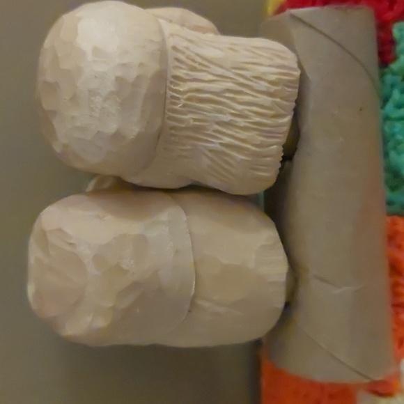 Set of 2 Hand-carved Wooden Heads - Picture 3 of 7